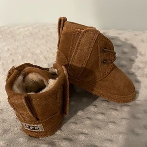 Chestnut UGG baby boy size 2/3